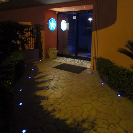 Residence Astro Marino 마르틴시쿠로